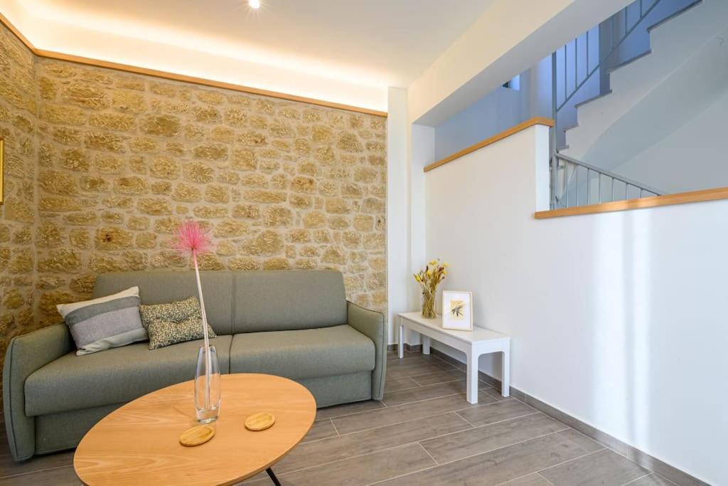 Ipsό Apartment *